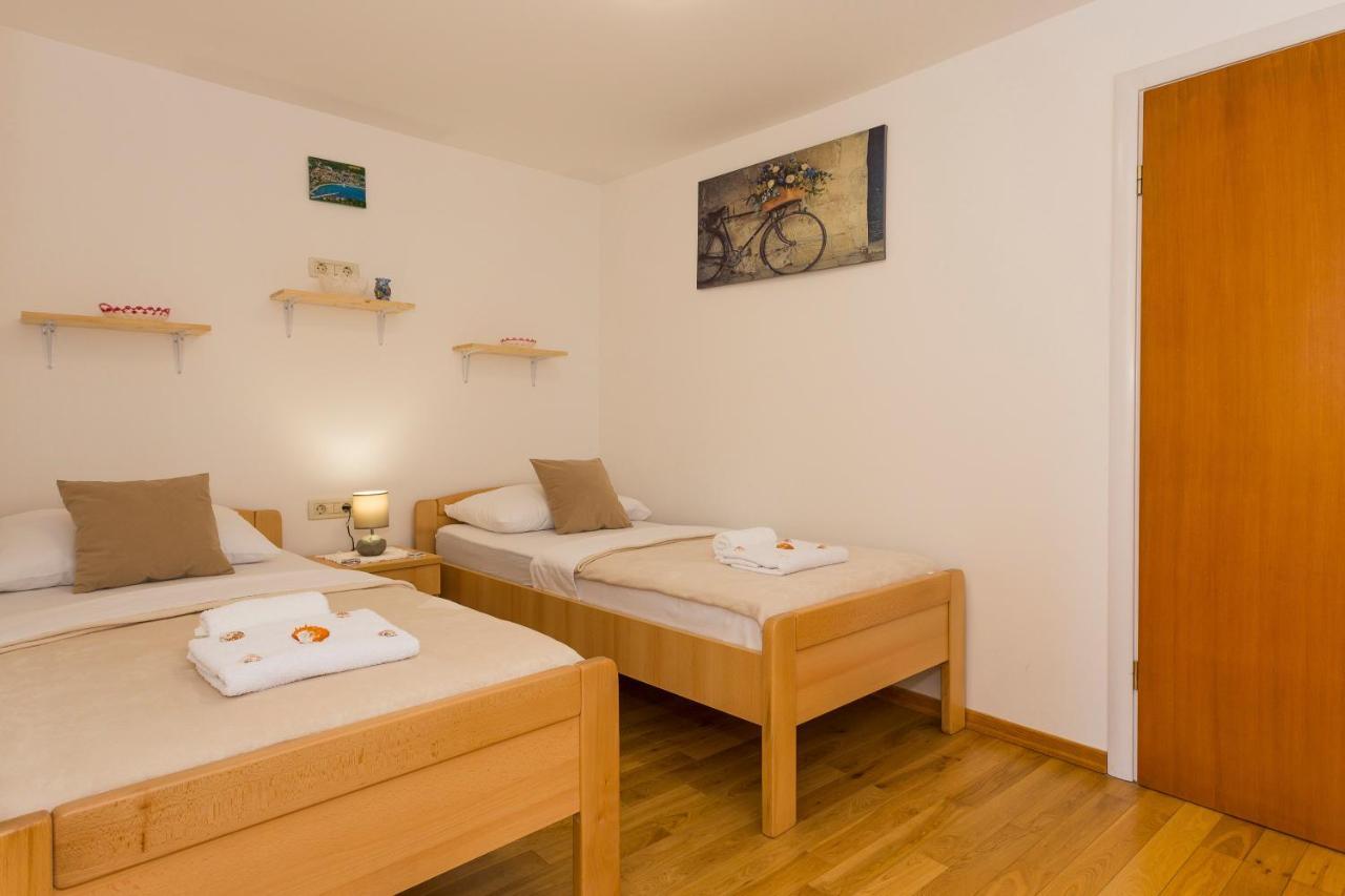 Hidden Gem In Diocletian Palace Old Town Center *