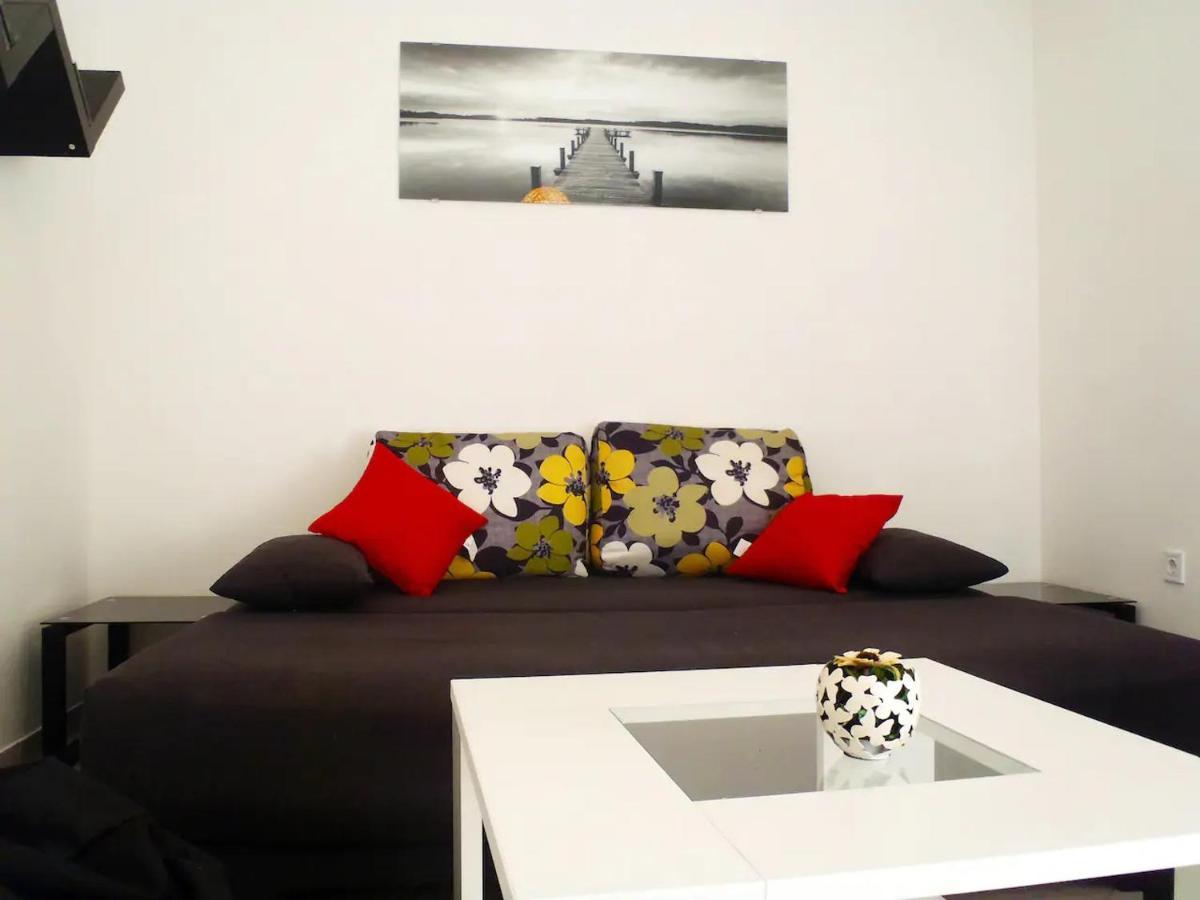 Ella Apartment Split
