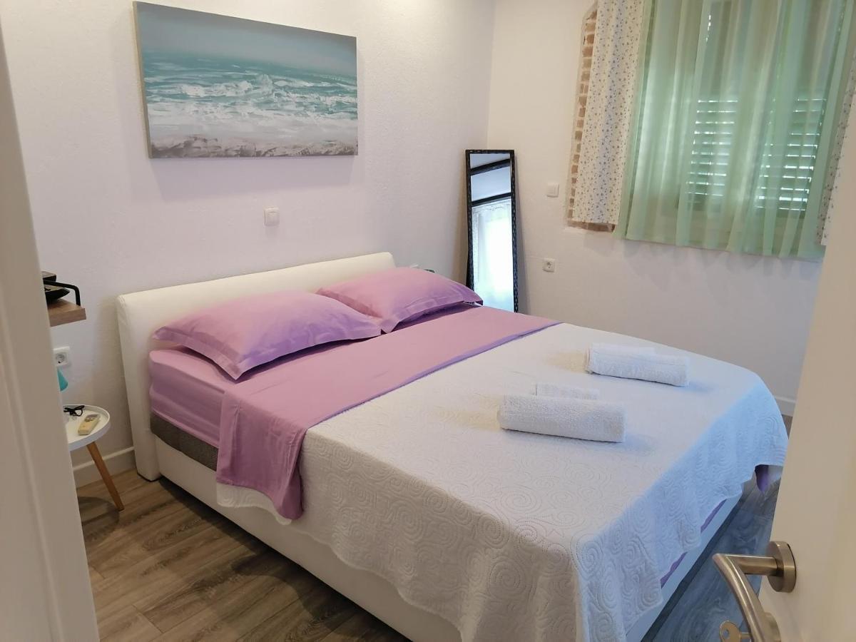 Barka Apartment *