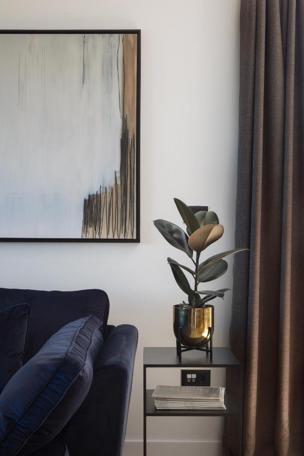 By Splendida Palace Apartman *