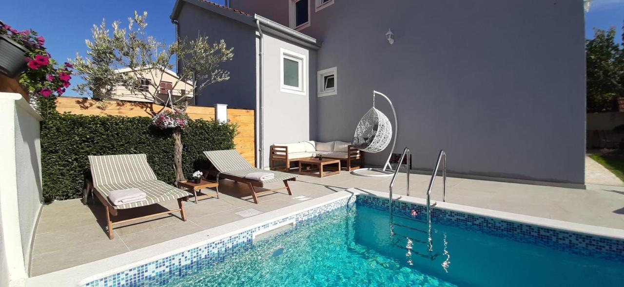 With Private Swimming Pool Apartment *
