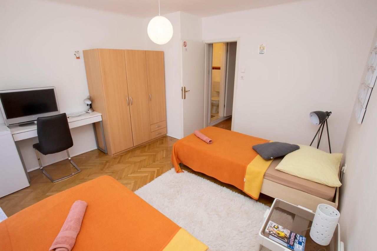 Cozy With Own Bathroom In The Old Town Gasthof