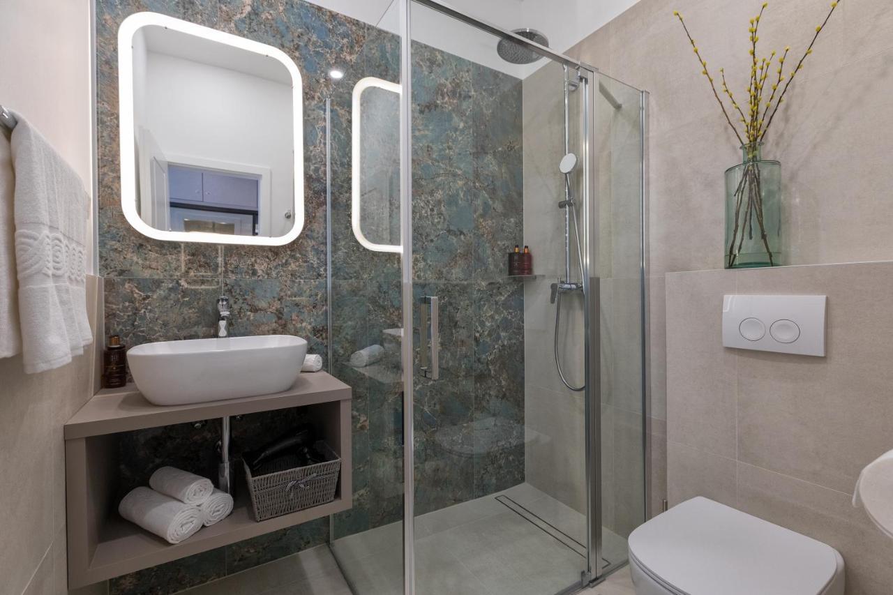 Green Park Luxury Rooms 4*