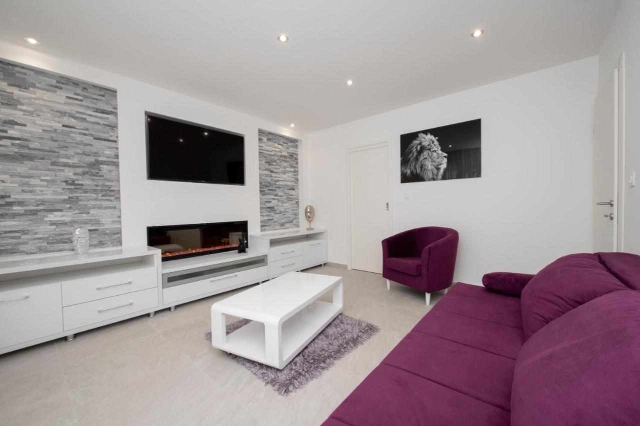 Lions Apartment *