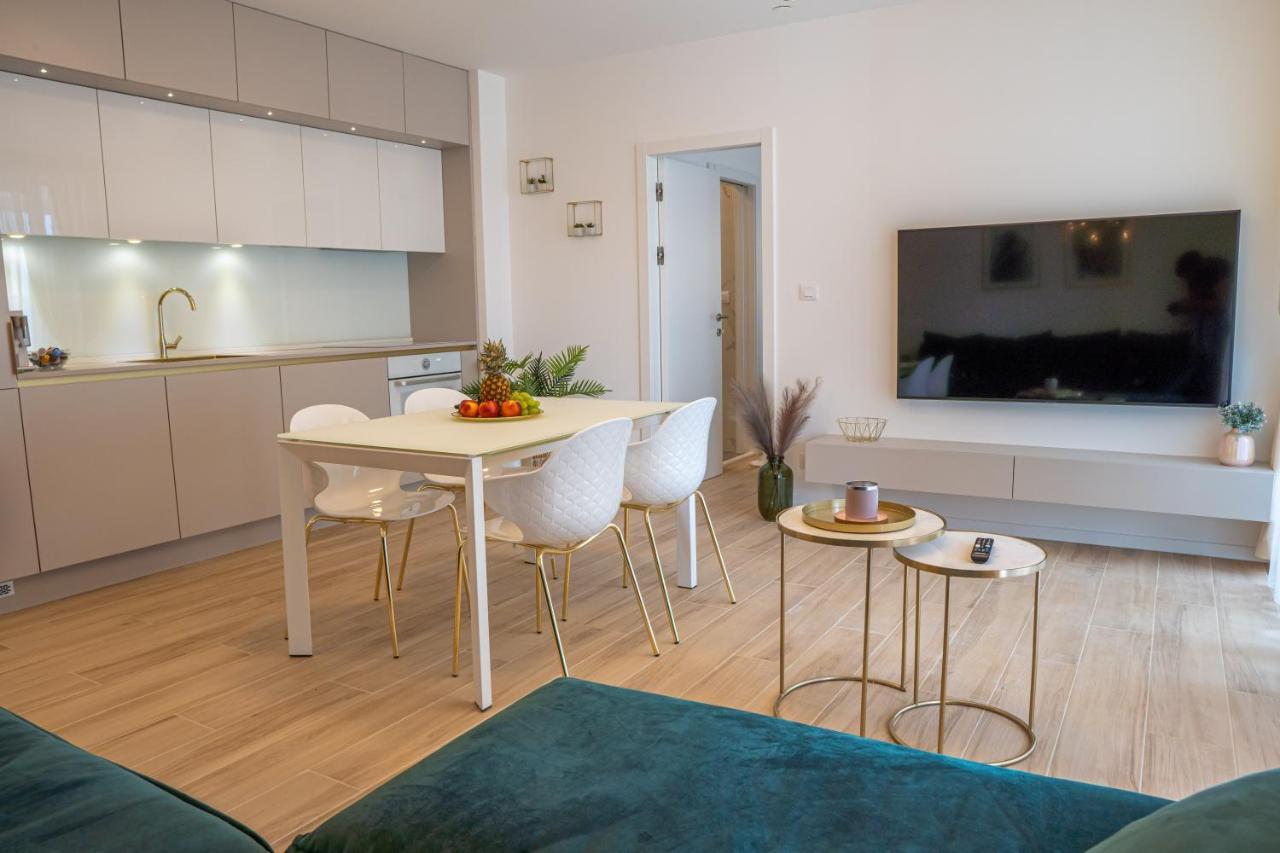 Golden Luxury * Split