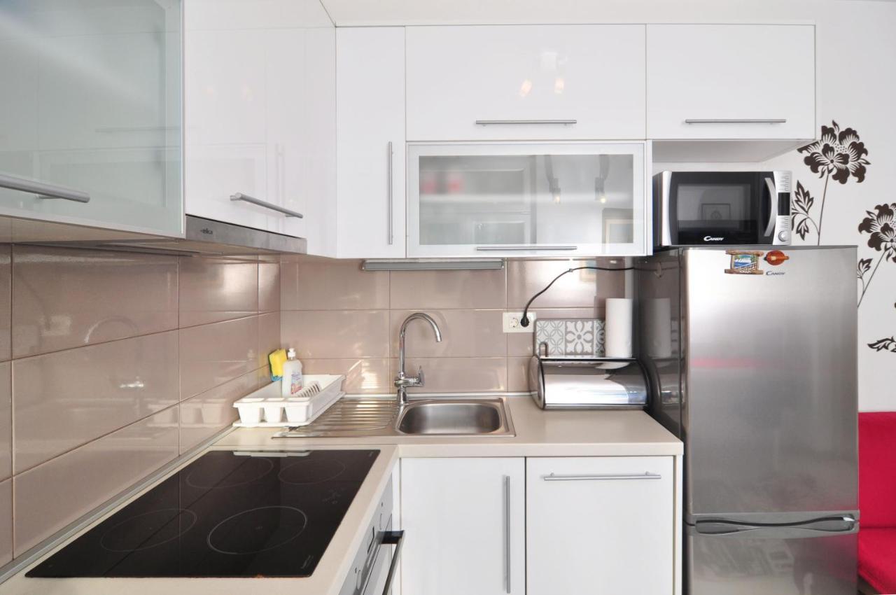 Full Equipped Flat Close To * Split