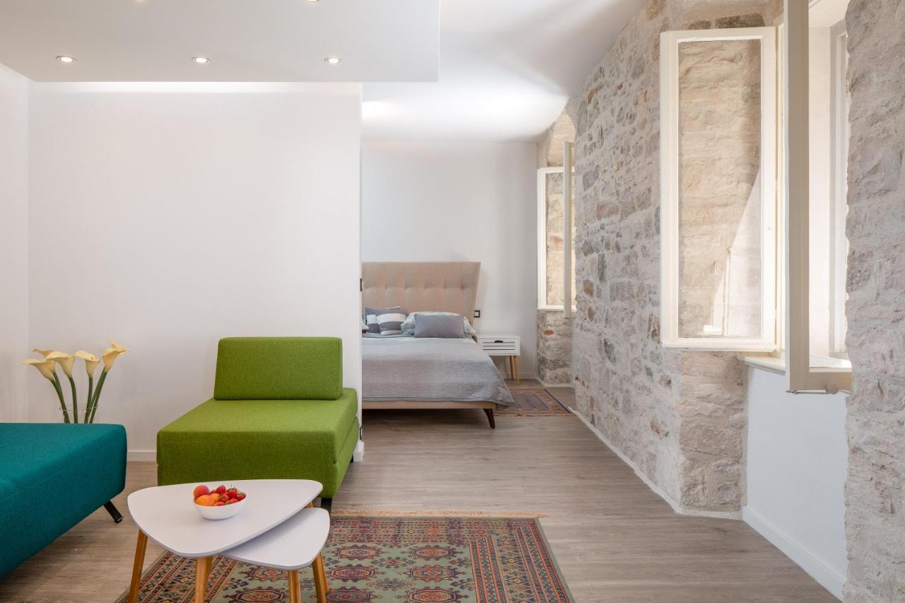 Forum Apartment Split