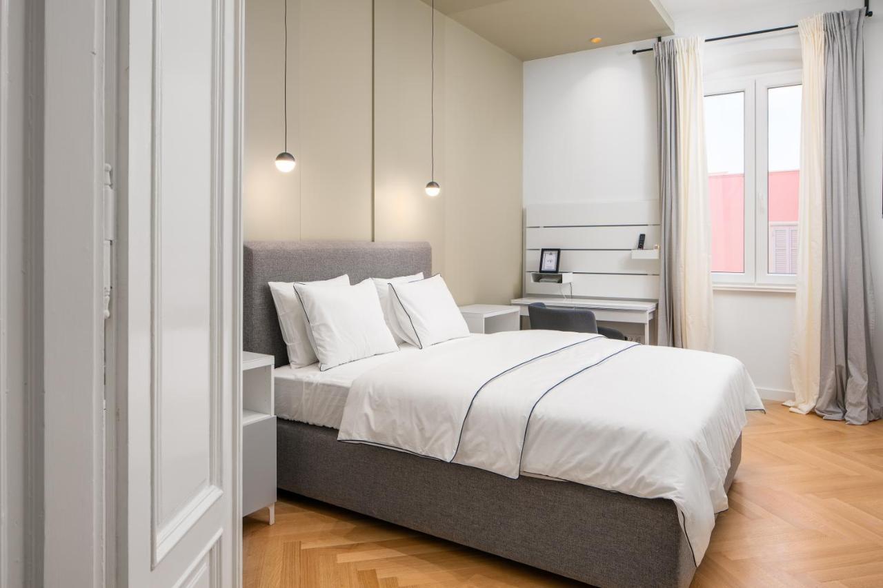 Apartment Grey Pearl *