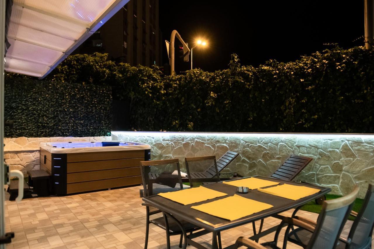 Pebbles - With Jacuzzi Apartamento