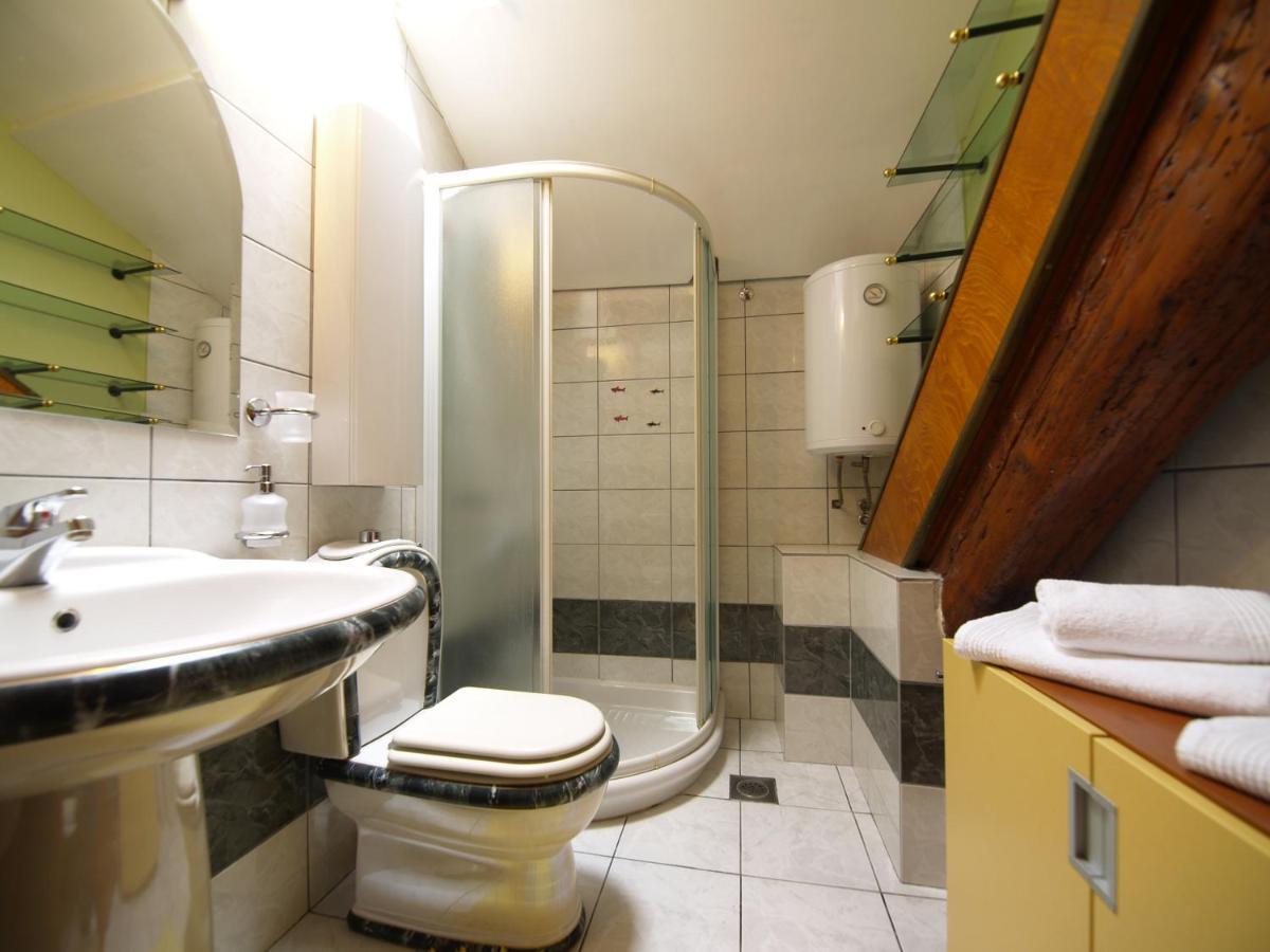 Famous Promenade Riva Apartman *