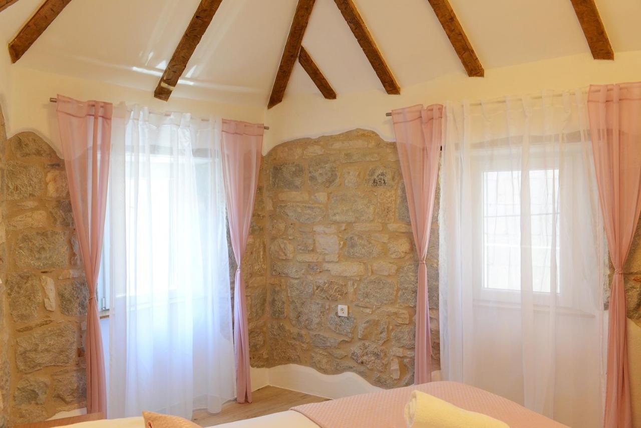 Veli Varos Old Town Deluxe Apartment City Centre Split