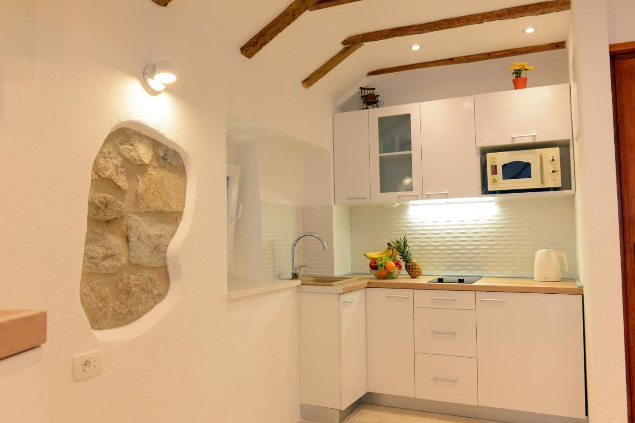 Veli Varos Old Town Deluxe Apartment City Centre Apartment