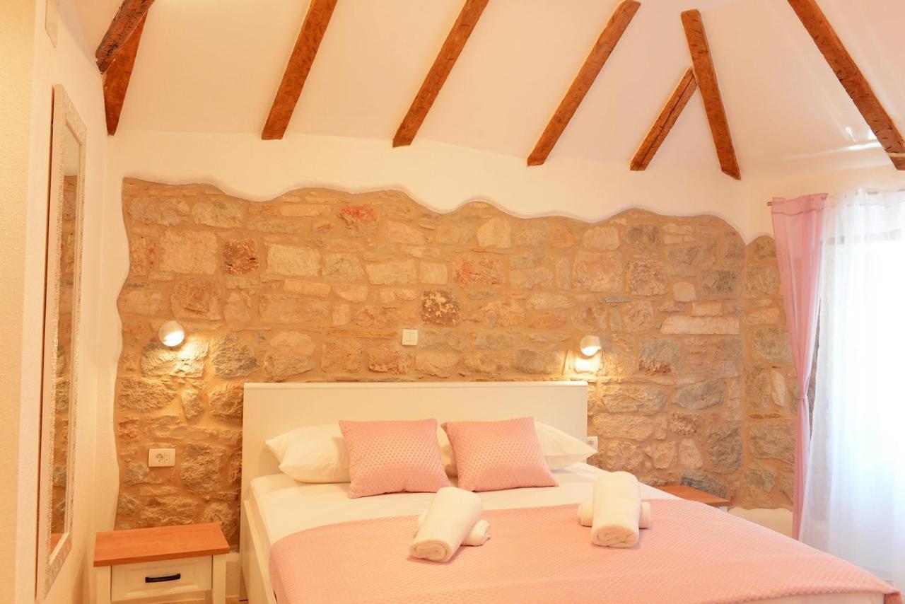 Apartment Veli Varos Old Town Deluxe Apartment City Centre
