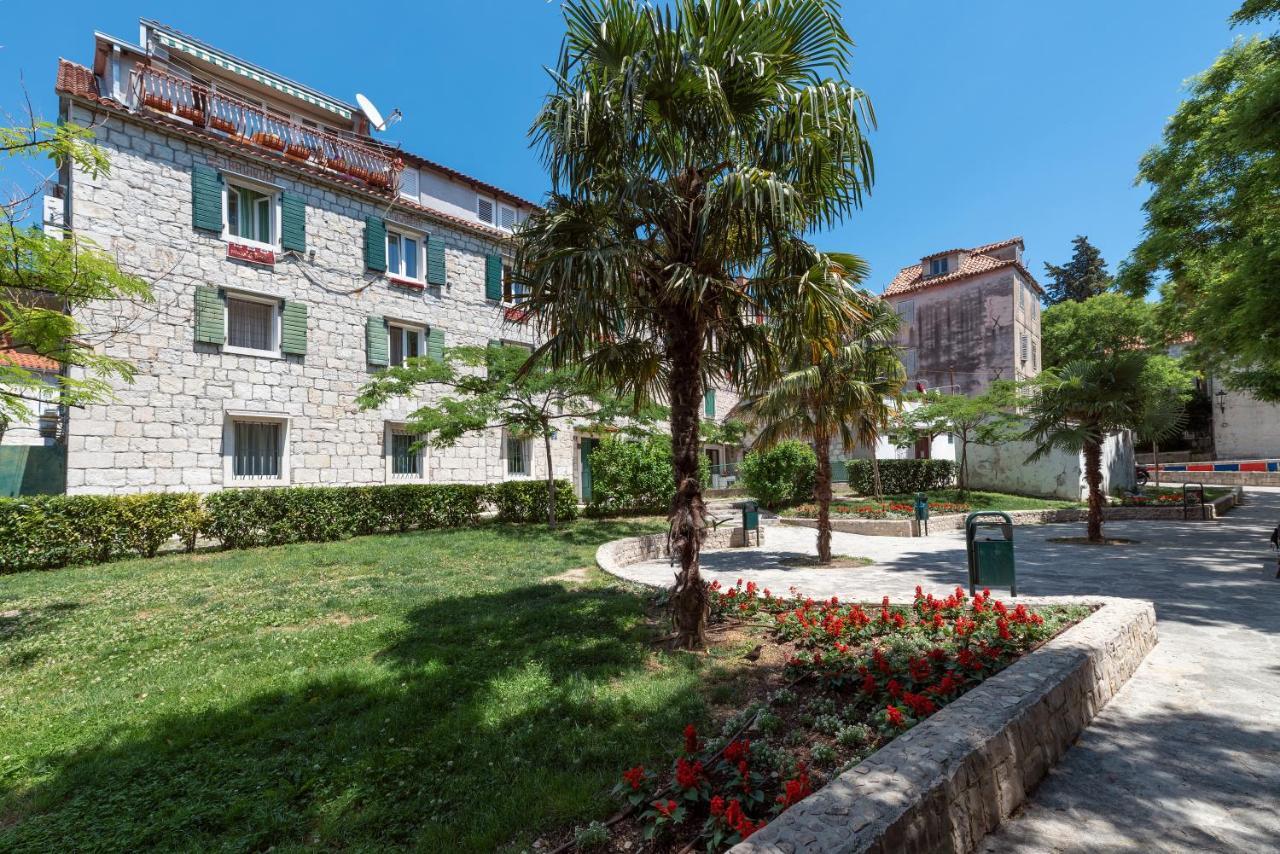 Palazzo D *