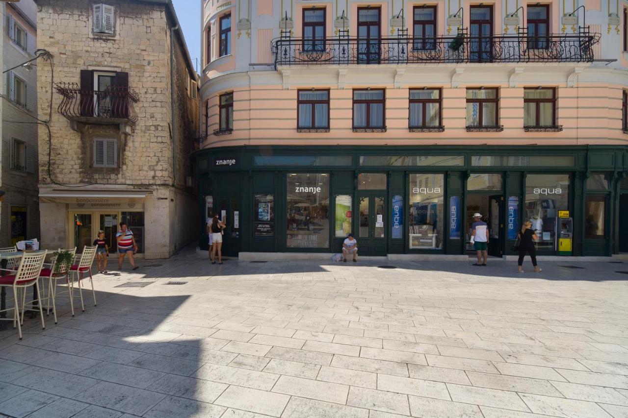 Lanea * Split