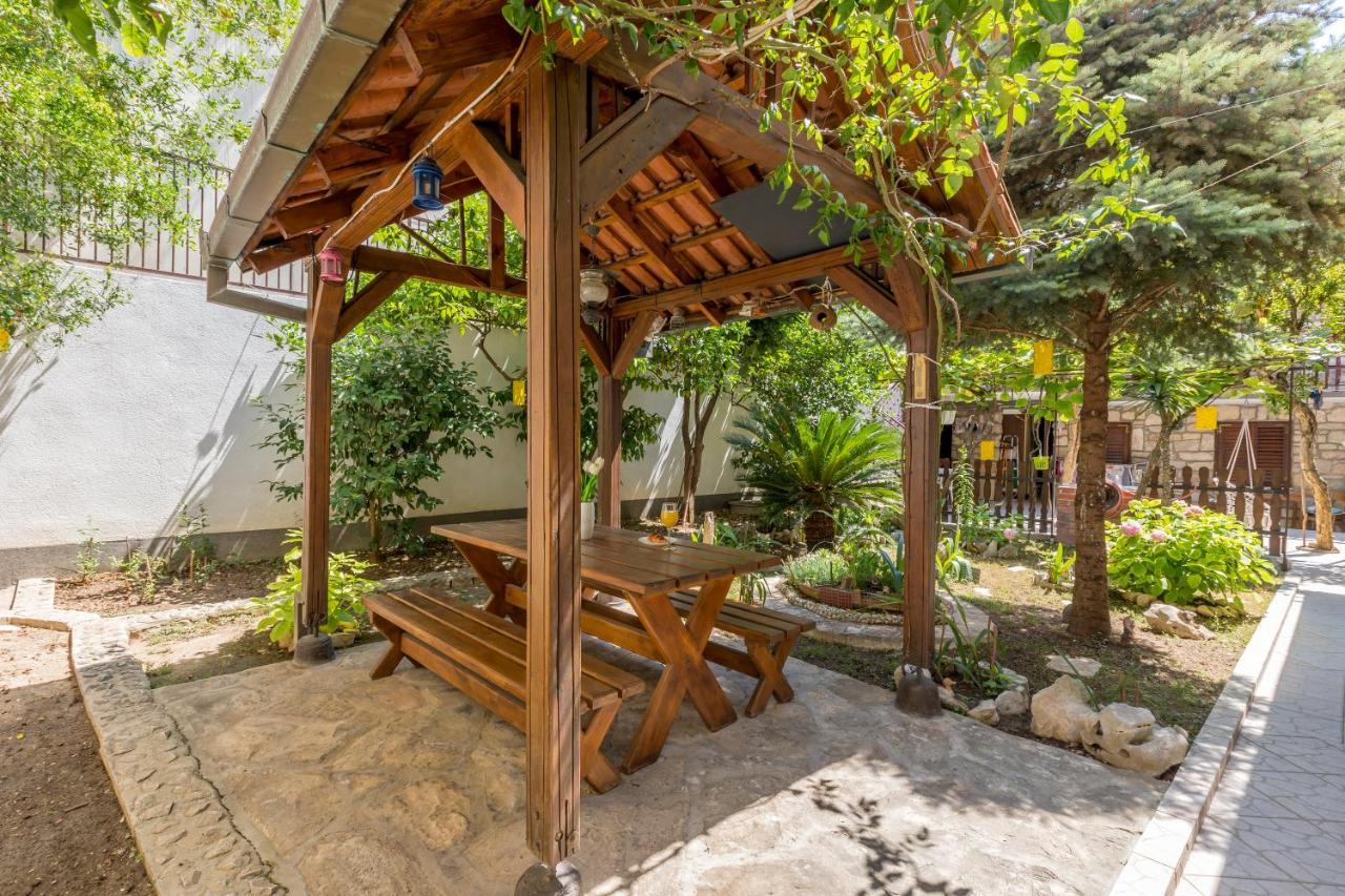 Paradise Garden Apartment