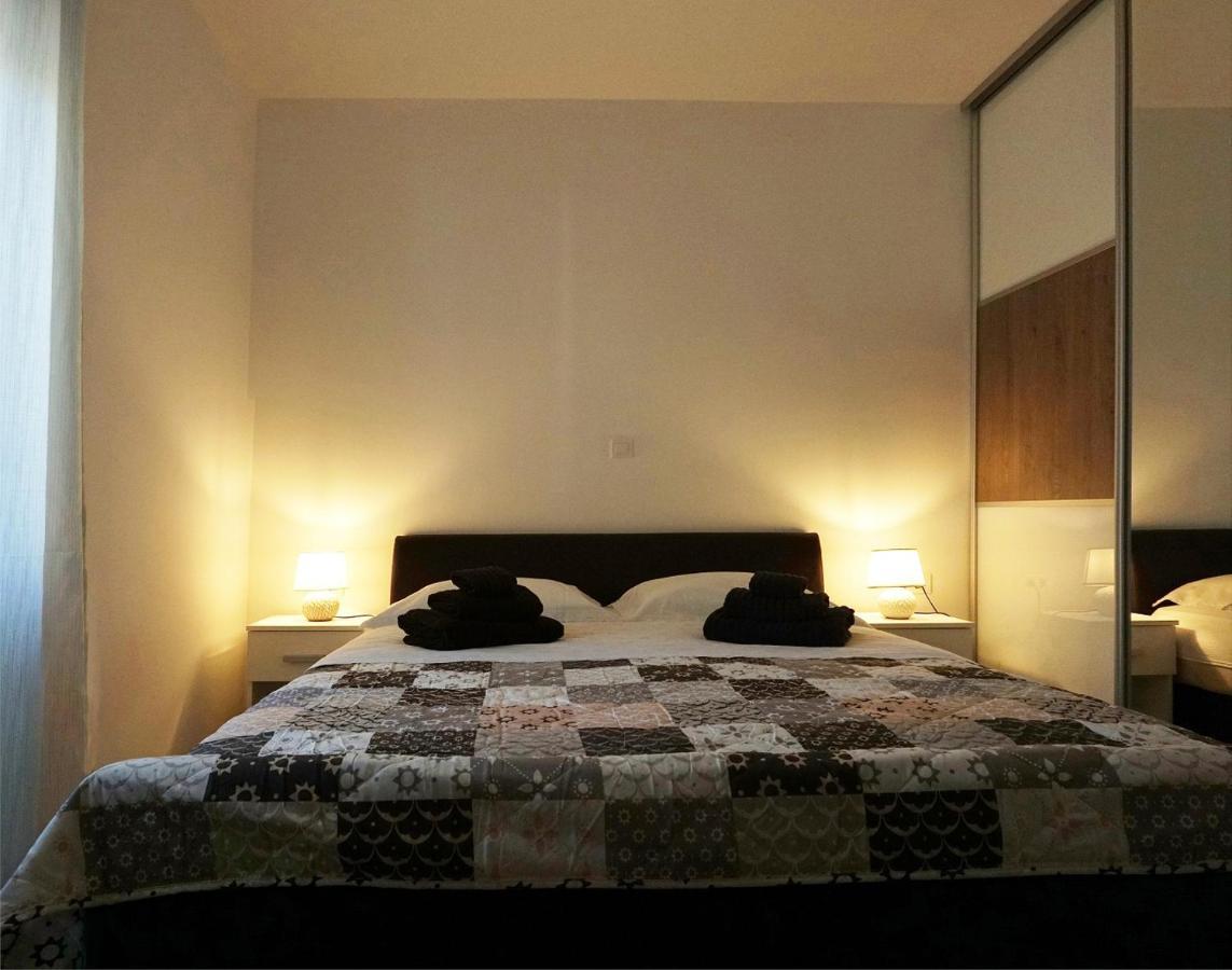 Deluxe Joia With Balcony On The Bacvice, Free Parking, Old Town, Near Ferry Port Apartamento Split