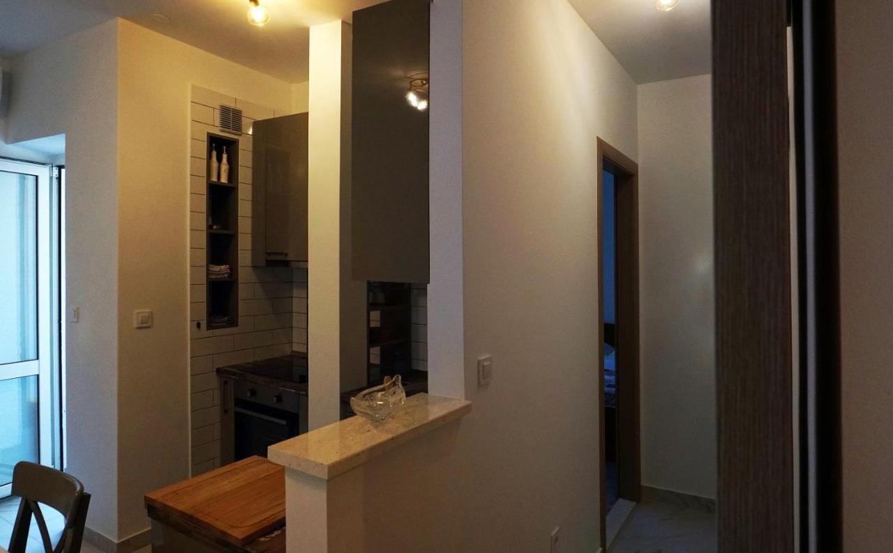 Deluxe Joia With Balcony On The Bacvice, Free Parking, Old Town, Near Ferry Port Apartamento