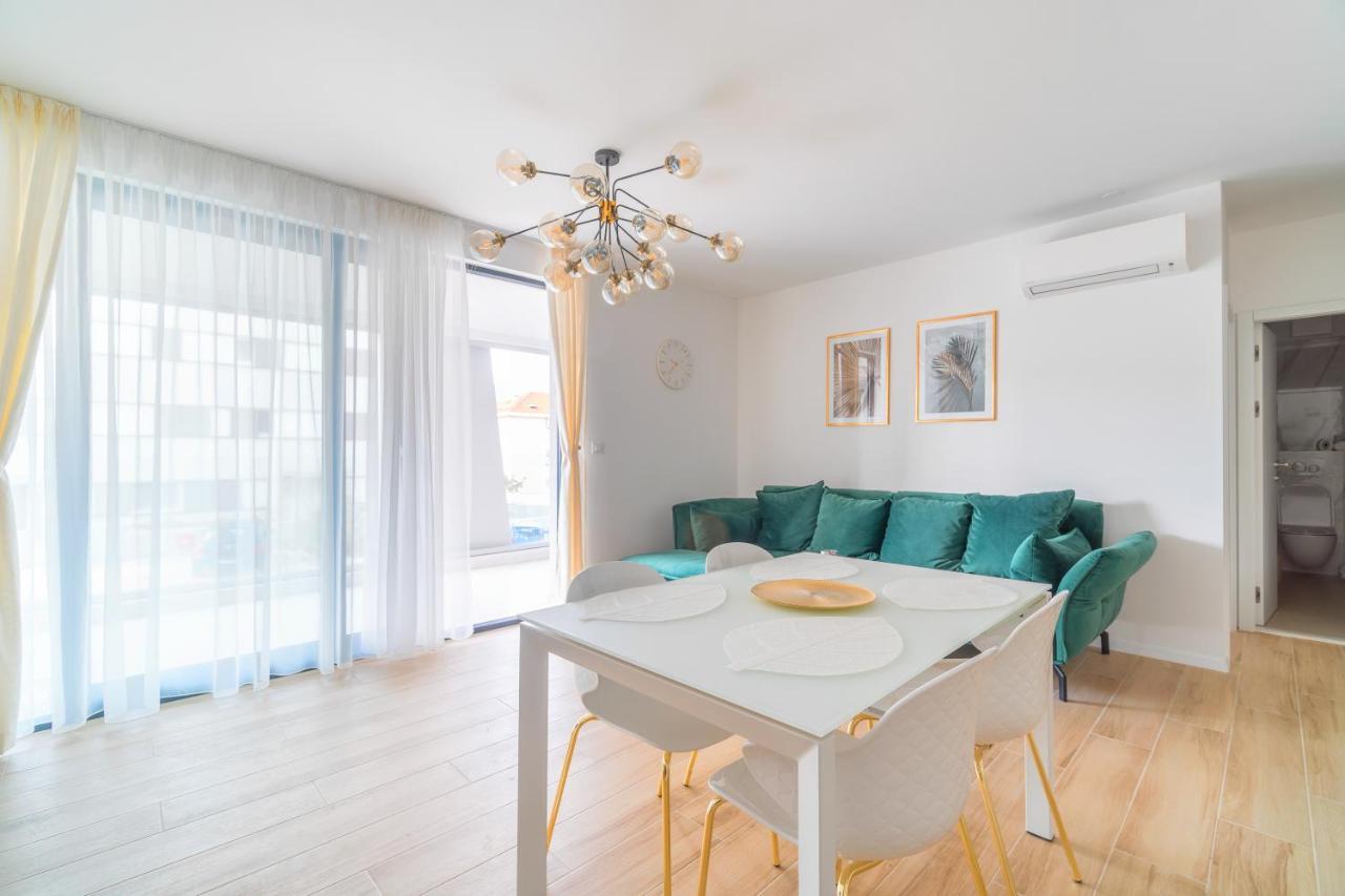 Golden Luxury * Split