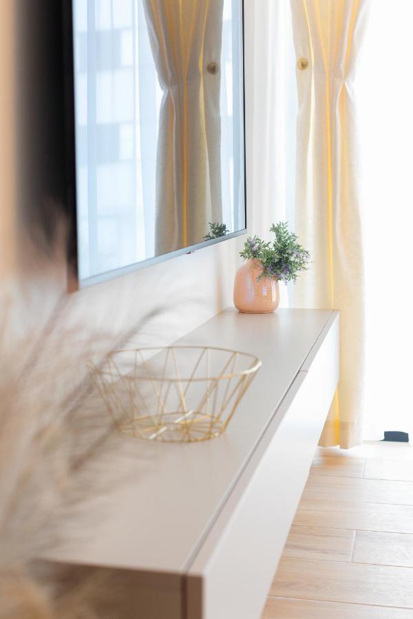 Golden Luxury Split