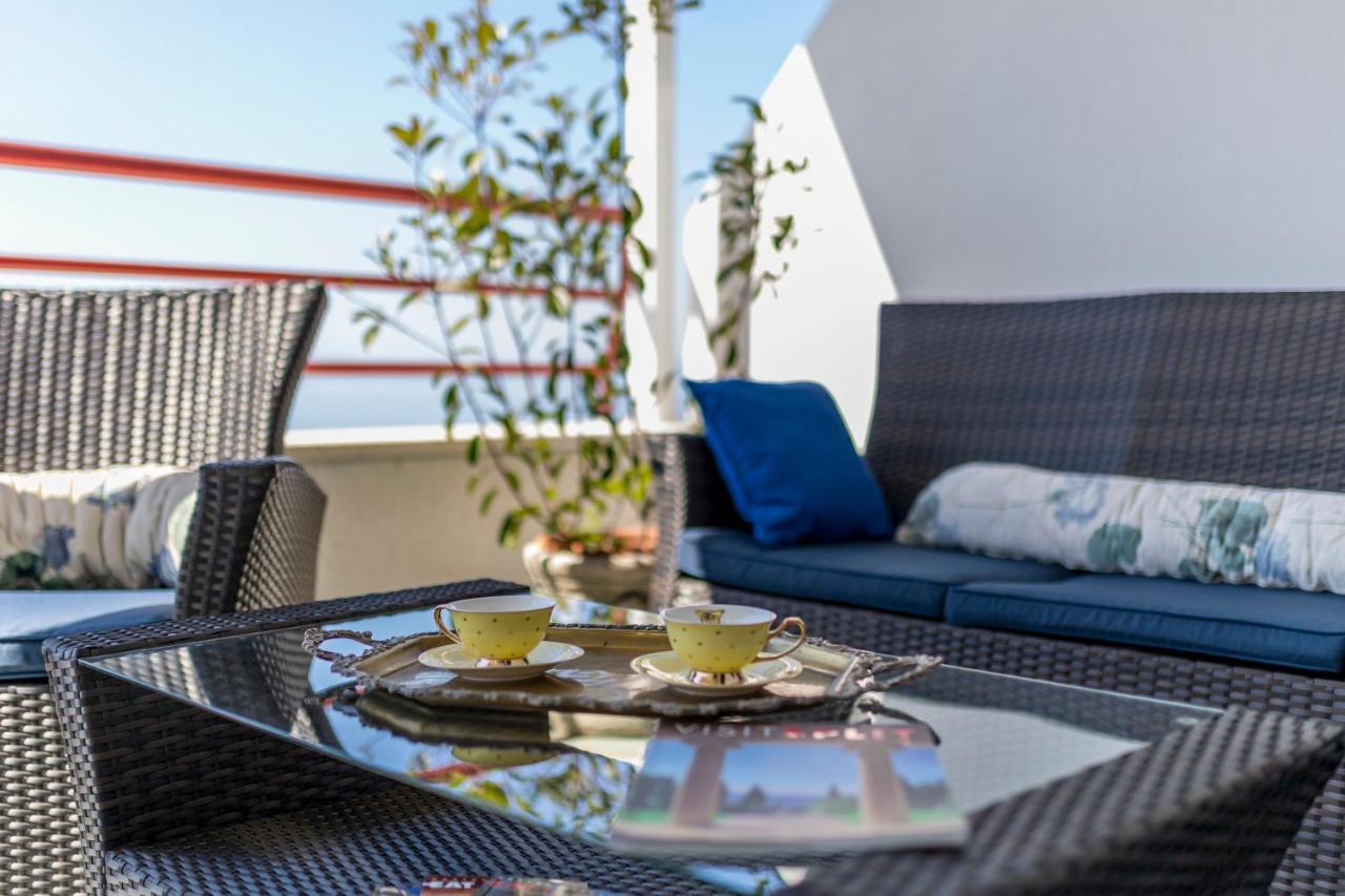 Seaside Penthouse With Hot Tub Sky Living Apartamento