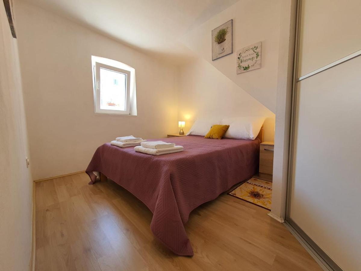 Leni Apartment *