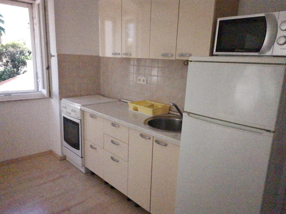 Modern In A Superb Location Apartment *