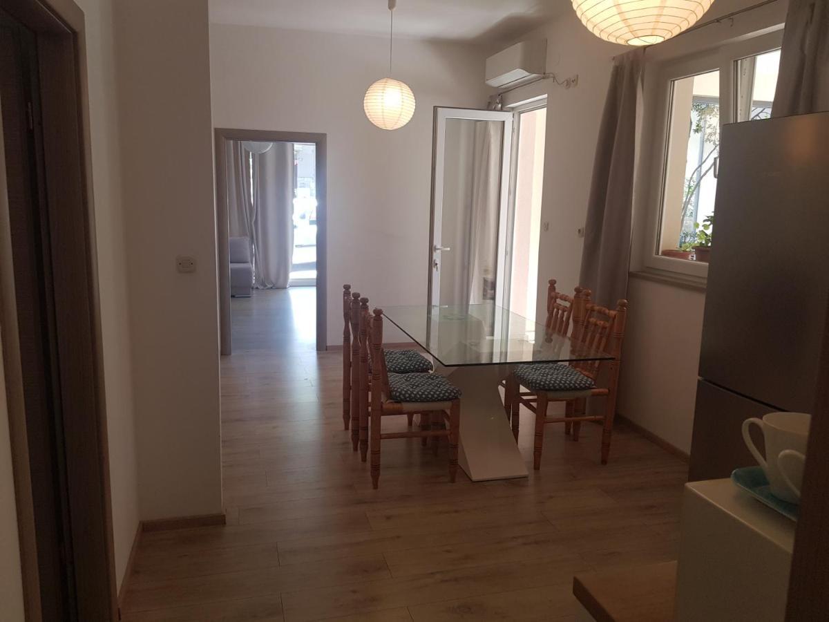 Antonija I Mateo, In The Center Of Apartman