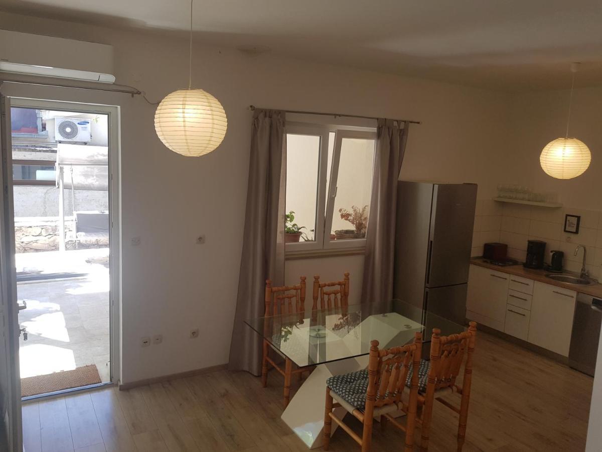 Antonija I Mateo, In The Center Of Apartman