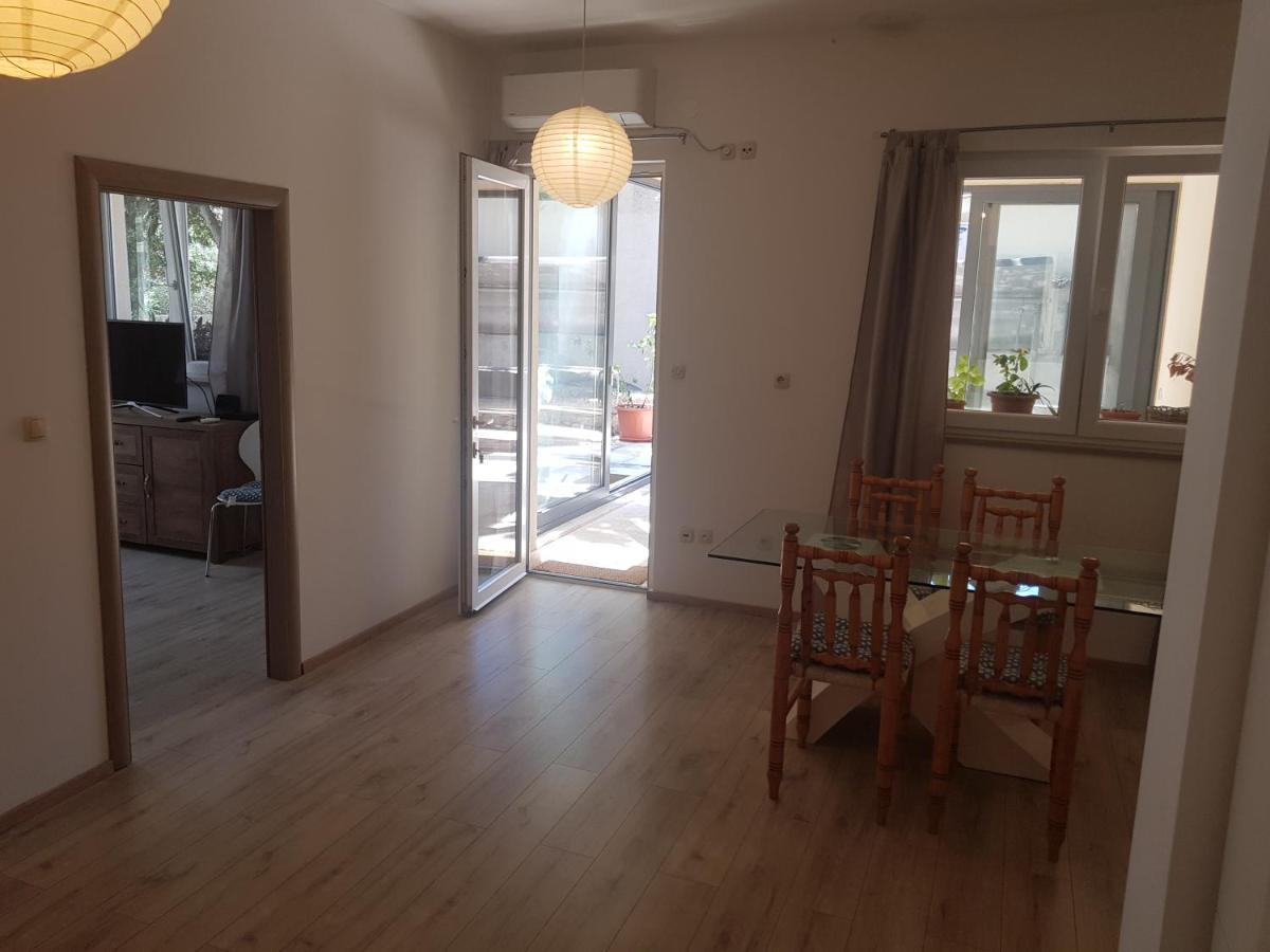 Antonija I Mateo, In The Center Of Apartman *