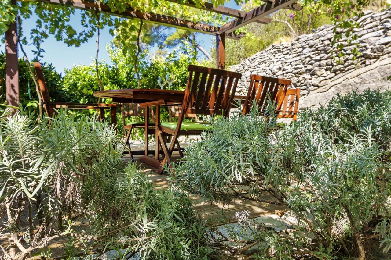Karina - Unique Location With Jacuzzi *