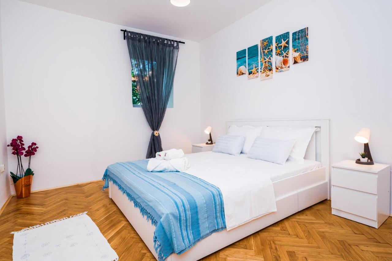 Sol-1 In Old Part Of Centar Apartment