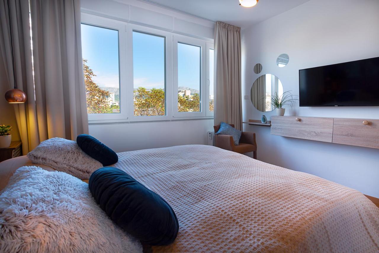 Deluxe Center Blue Apartment