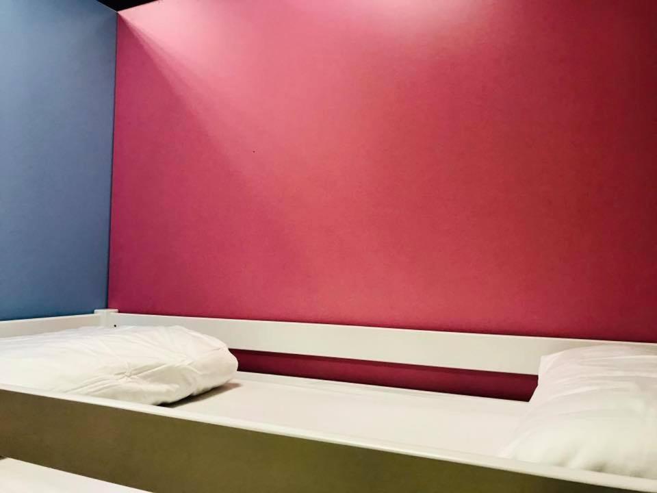 Bowling Hostel *