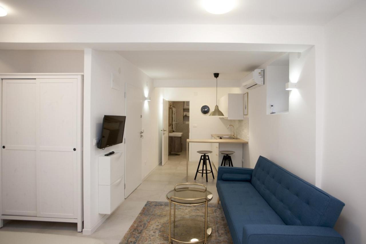Studio Jon Apartment Split
