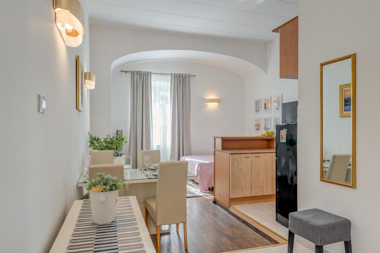 Apartment Riva Lucija *