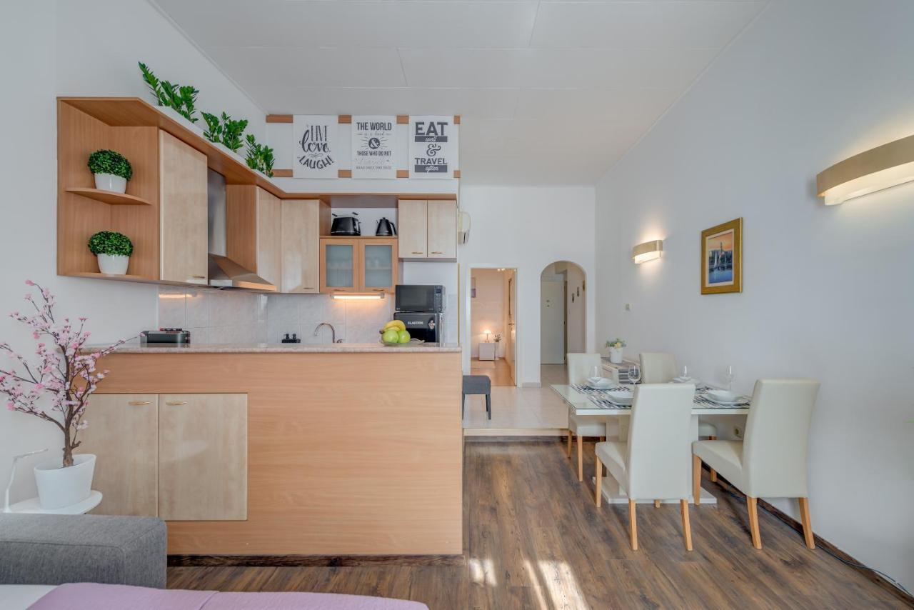 Apartment Riva Lucija Split