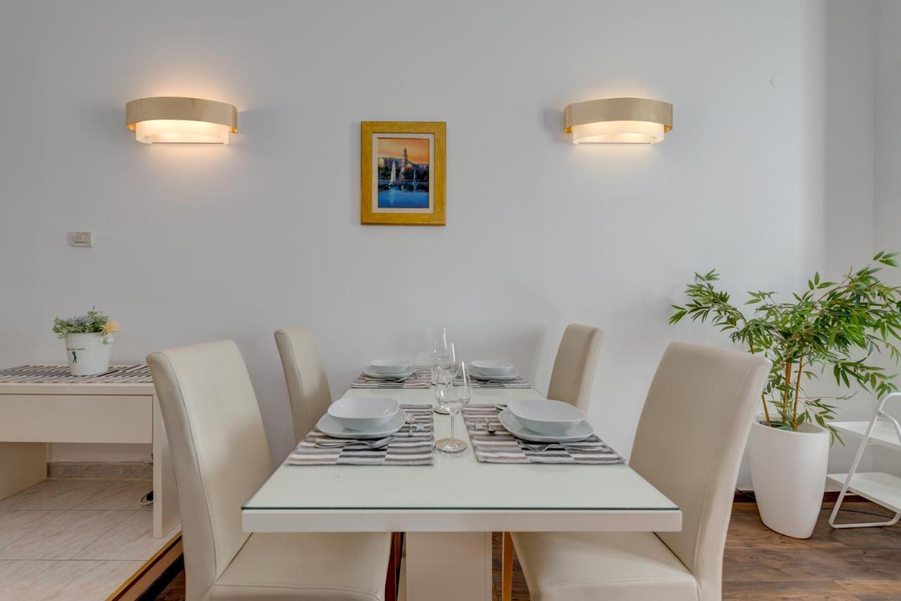 Riva Lucija Apartment Split