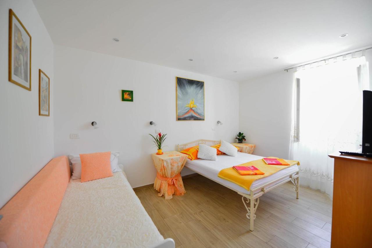 Apartments Bulovic In The Very Center Of Split Guest house Split