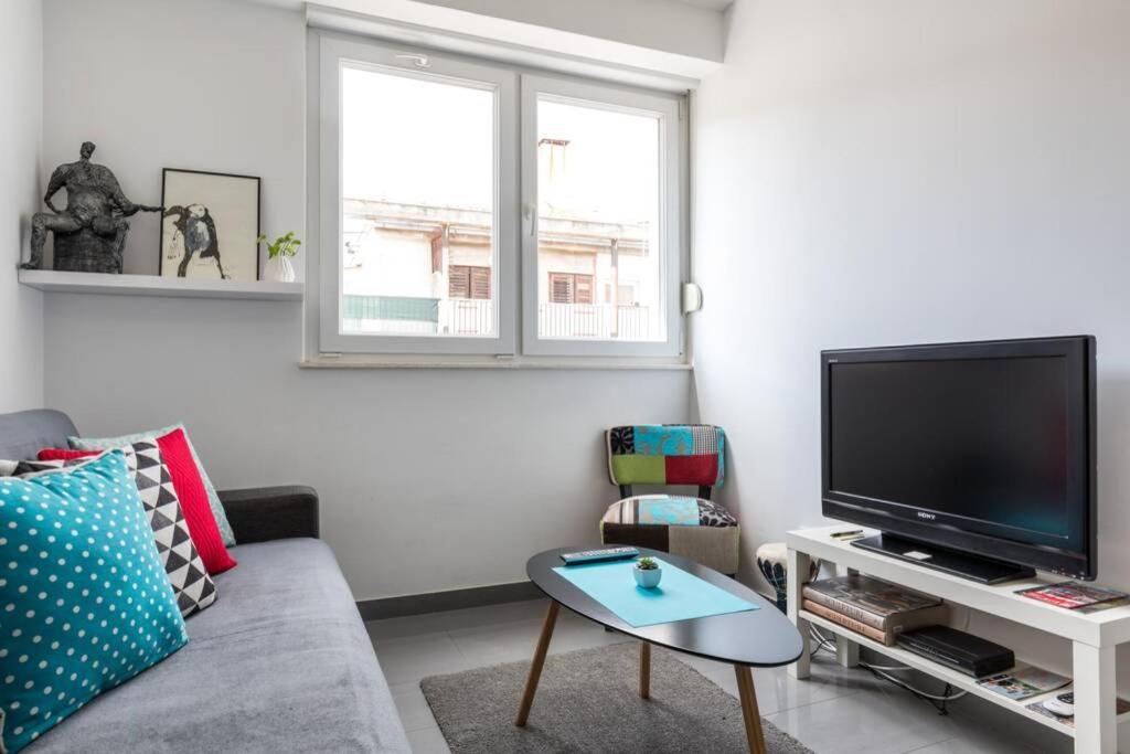 Banana Youth Apartment *