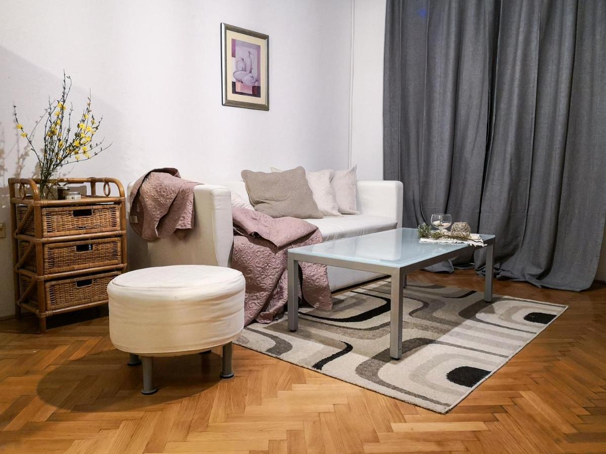 Oleander Apartment