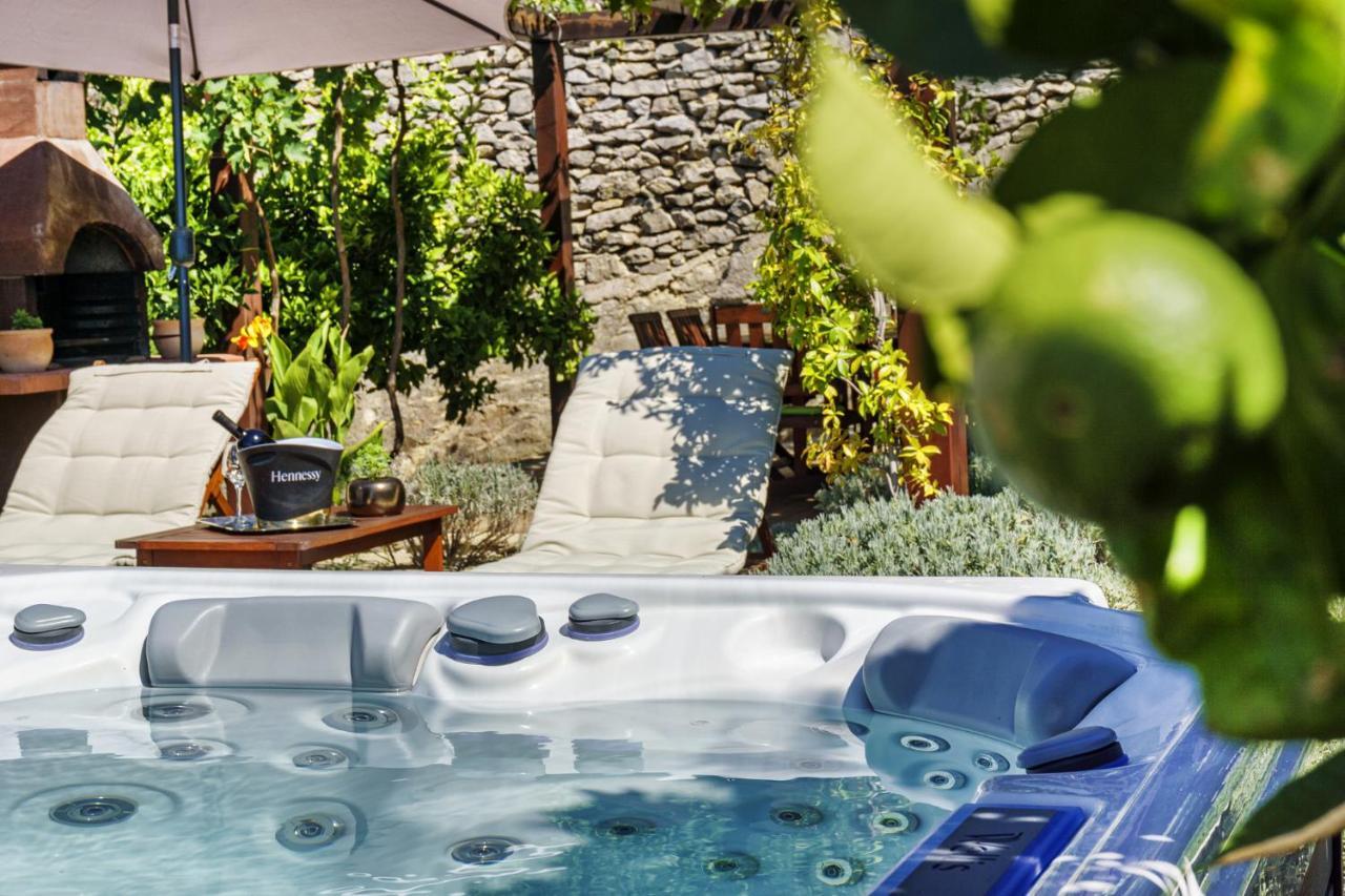 Karina - Unique Location With Jacuzzi Ferienhaus Split