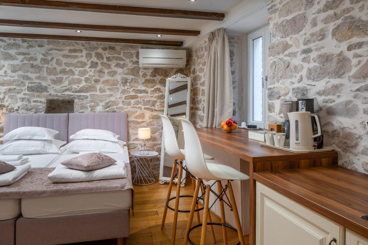 2 - Luxury With Terrace In Heart Of *