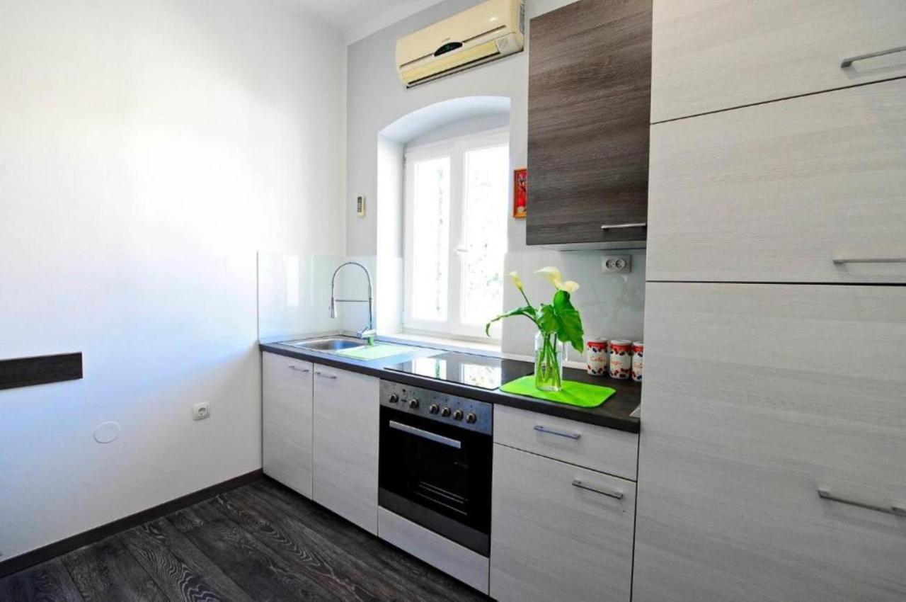 Apartments Bulovic In The Very Center Of Split Guest house