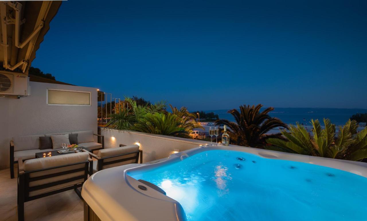 Beachfront Apartment *