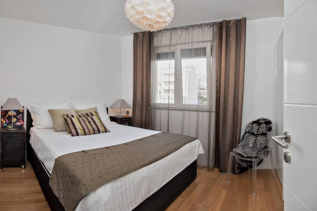 Ensidia Luxury Split