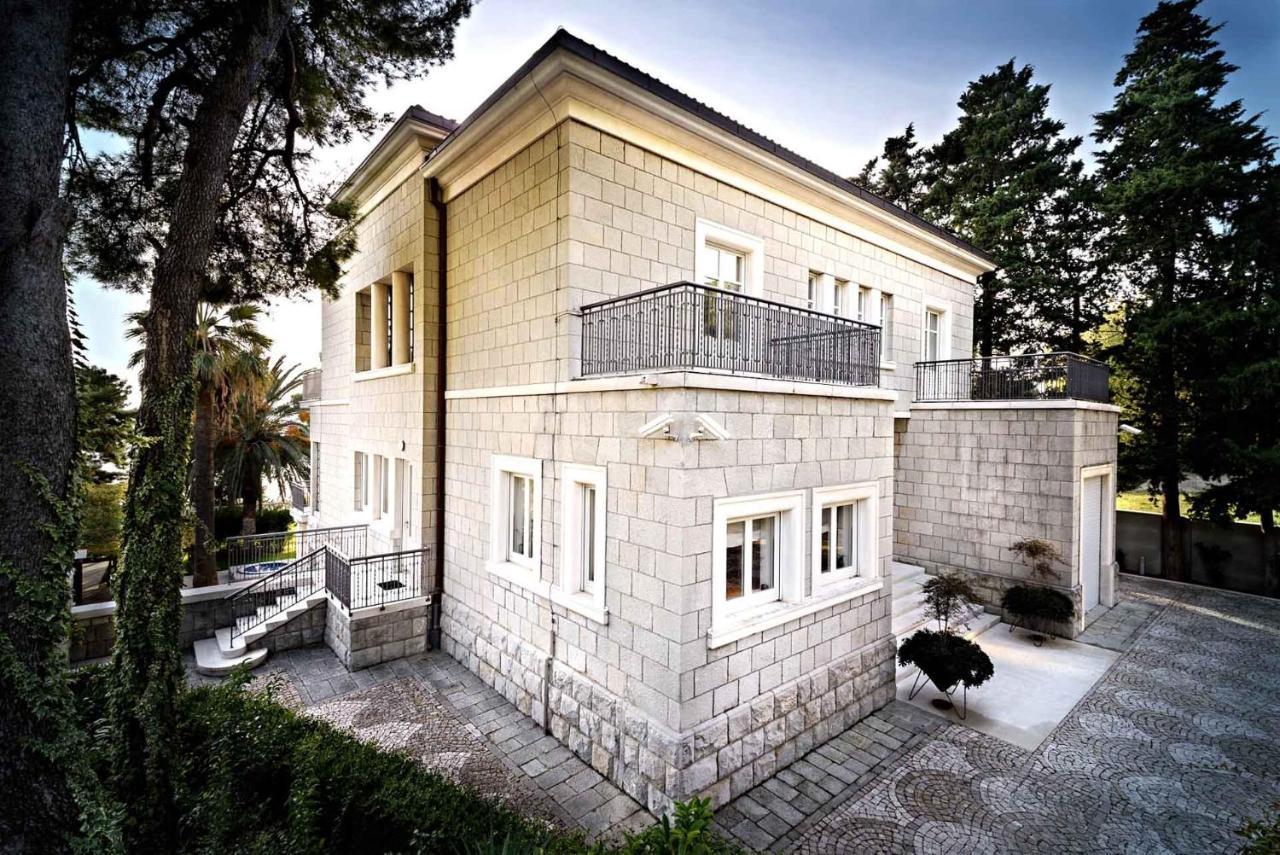 Exclusive Seafront Villa 5 Bedrooms Villa Mestro Outdoor Pool Magical Sea Views Split Villa Split