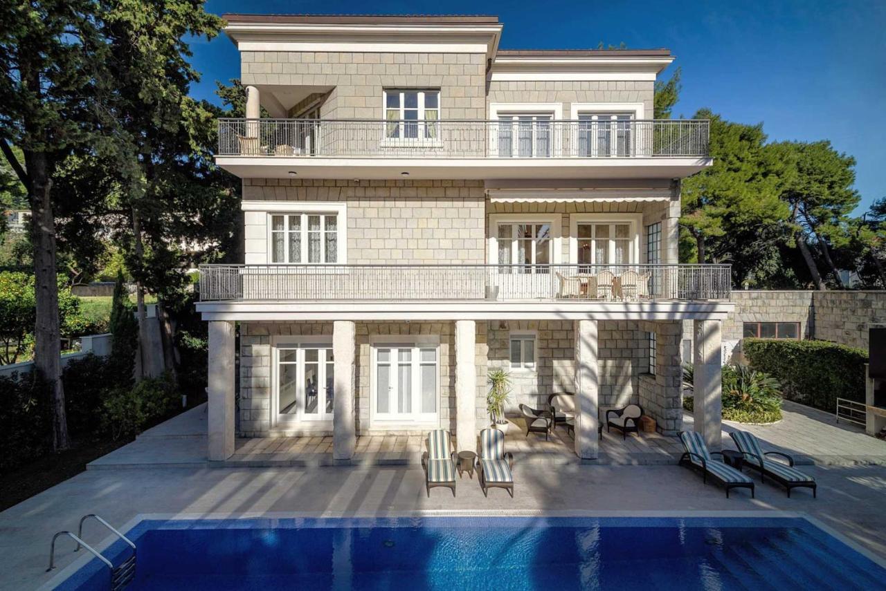 Exclusive Seafront Villa 5 Bedrooms Villa Mestro Outdoor Pool Magical Sea Views Split Villa *