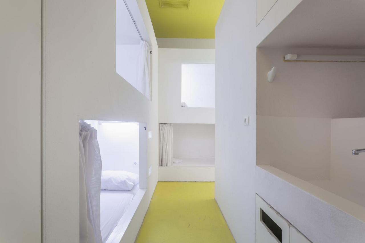 Design One Hostel