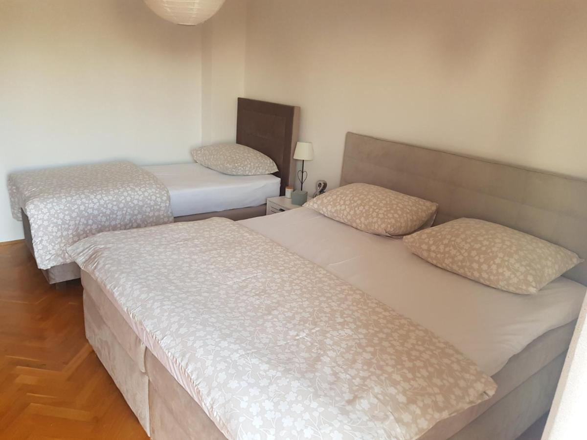 Antonija I Mateo, In The Center Of Apartman